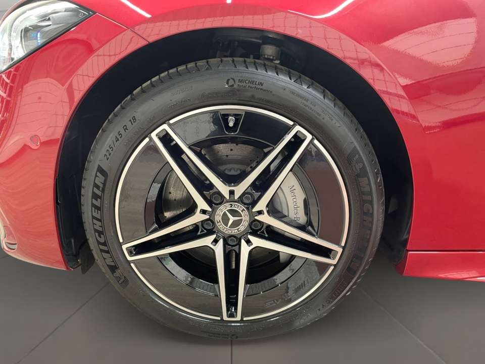 Mercedes-Benz C 300 - Imagem 9