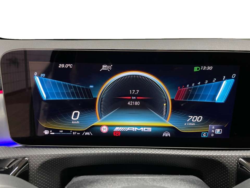 Mercedes-Benz CLA 35 AMG - Imagem 12