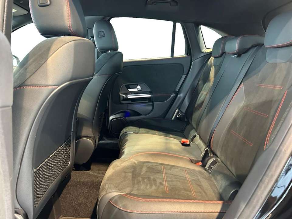 Mercedes-Benz GLA 200 - Imagem 11