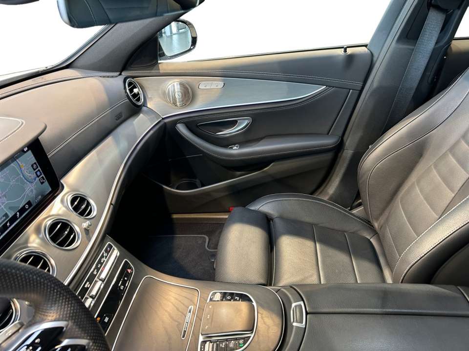Mercedes-Benz E 400 - Imagem 11