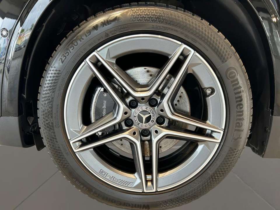 Mercedes-Benz GLA 200 - Imagem 12