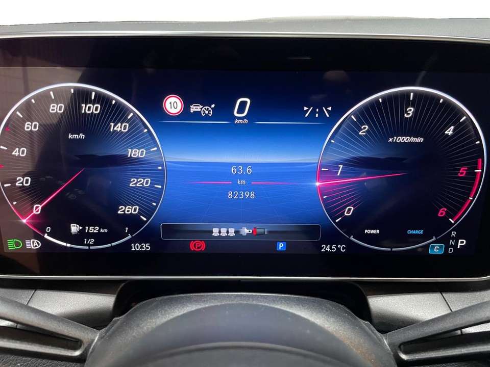 Mercedes-Benz GLC 300 - Imagem 13