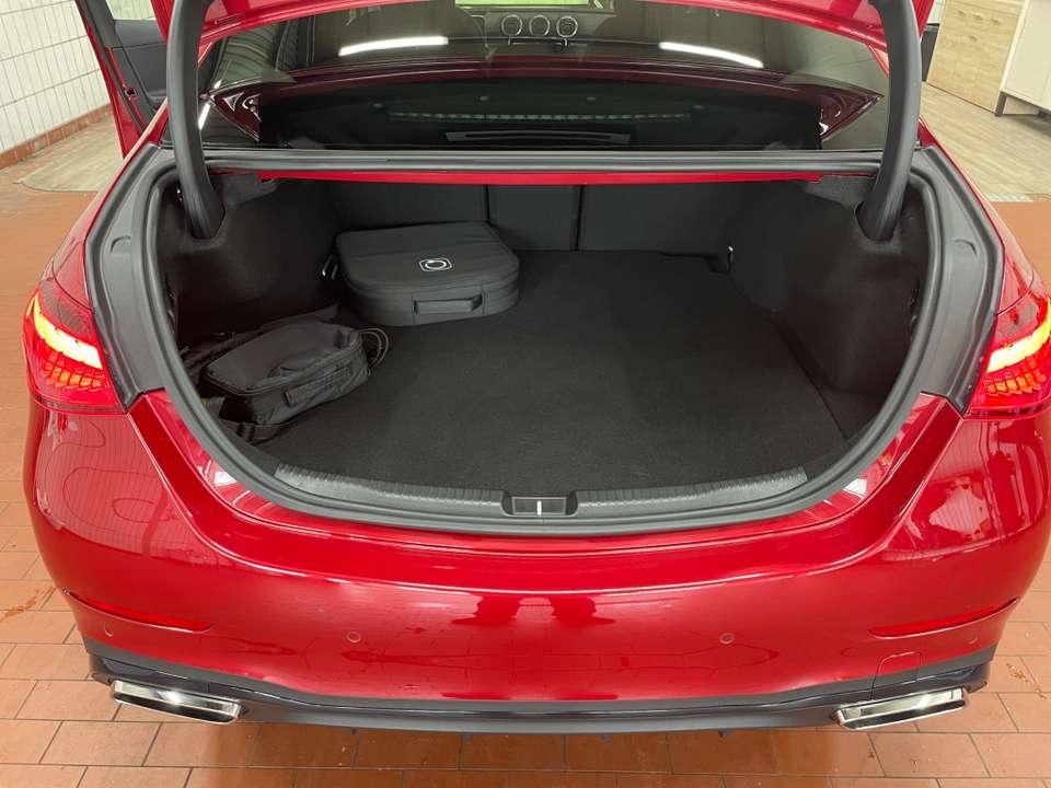 Mercedes-Benz C 300 - Imagem 13