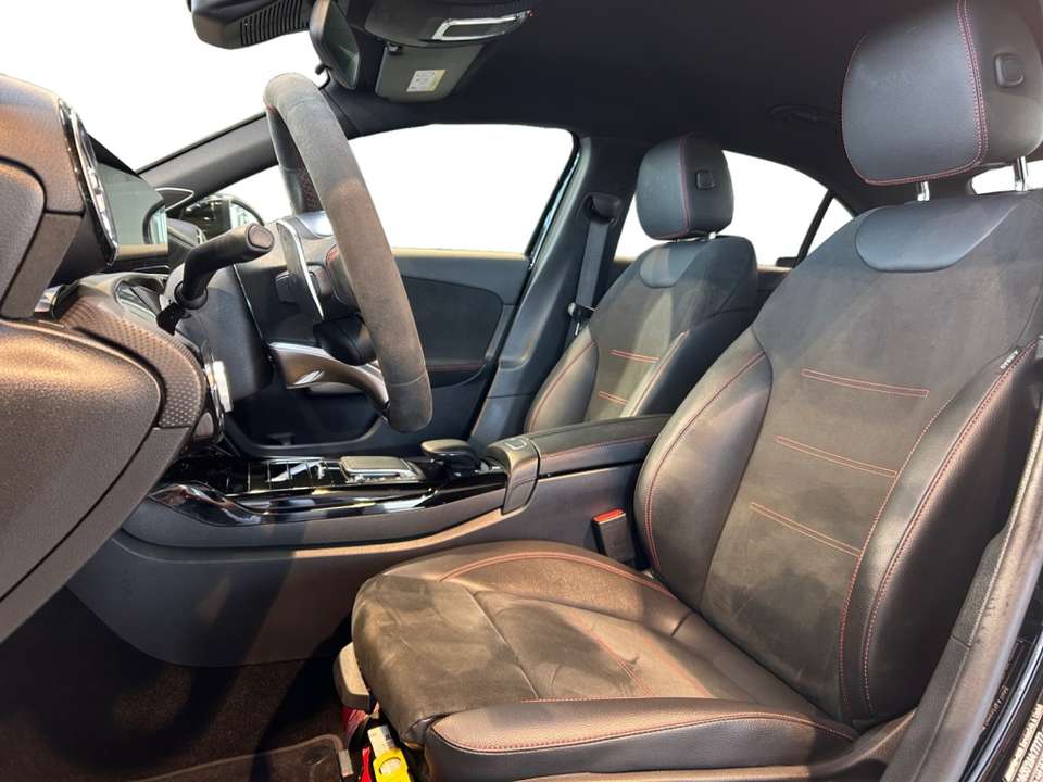 Mercedes-Benz A 35 AMG - Imagem 8