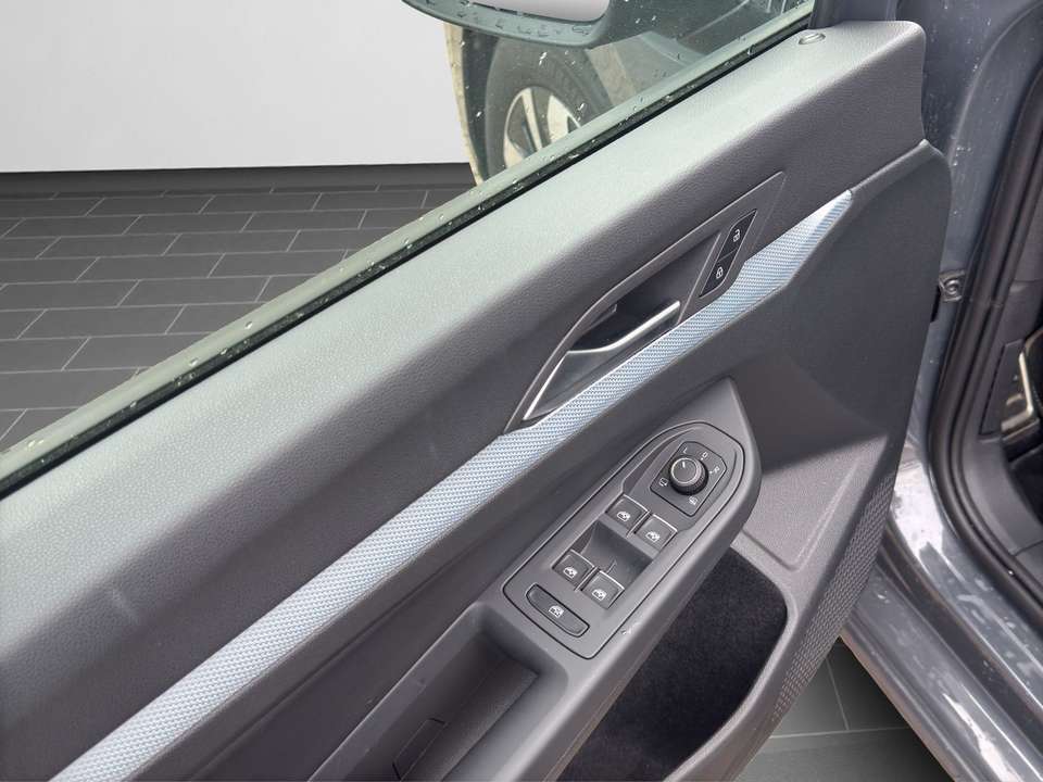 Volkswagen Golf Variant - Imagem 14