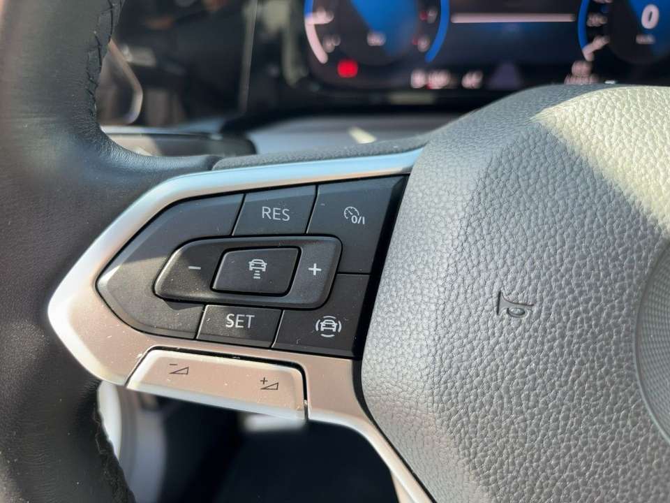 Volkswagen Golf Variant - Imagem 12