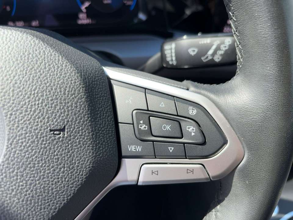 Volkswagen Golf Variant - Imagem 13