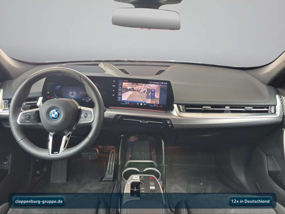 BMW iX1 - Imagem 14