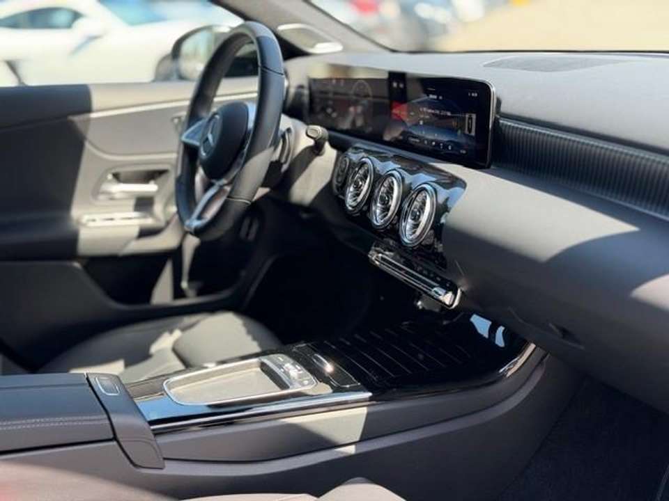 Mercedes-Benz A 200 - Imagem 10