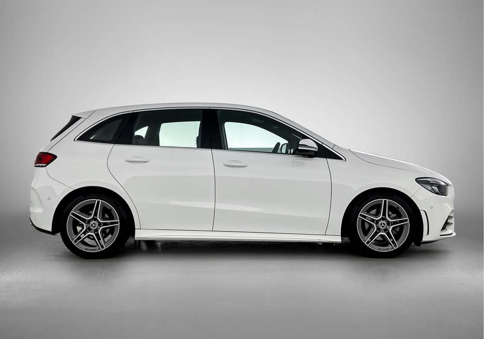 Mercedes-Benz B 180 - Imagem 12