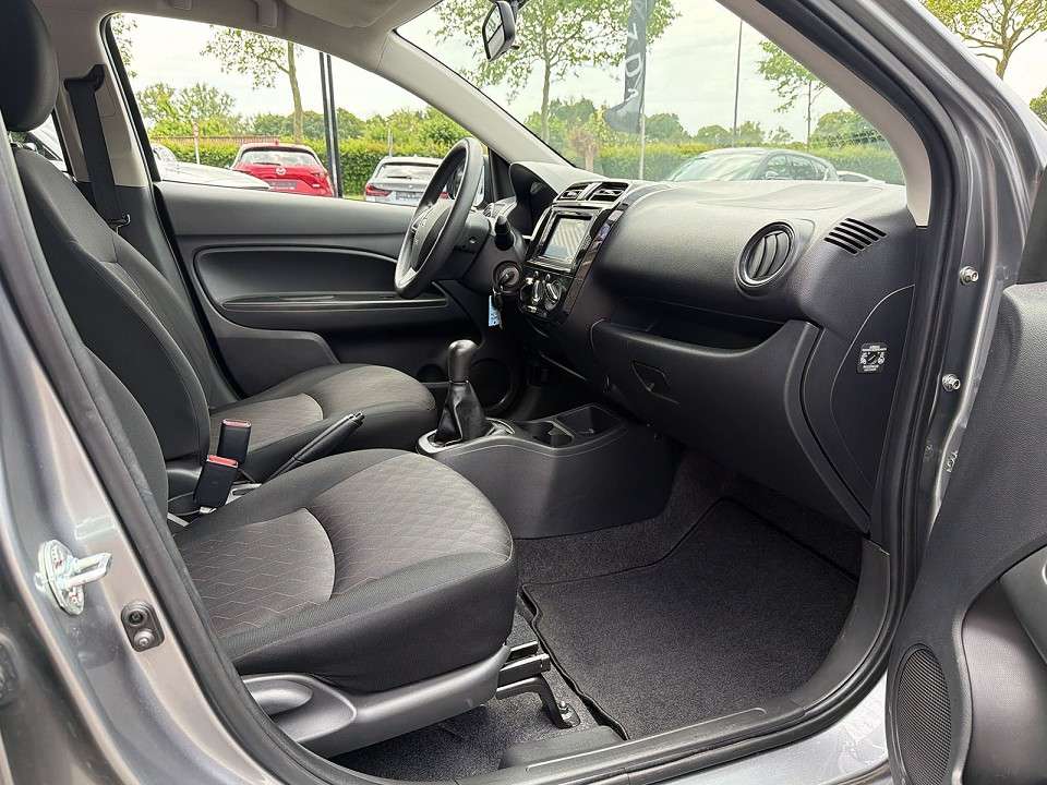 Mitsubishi Space Star - Imagem 7