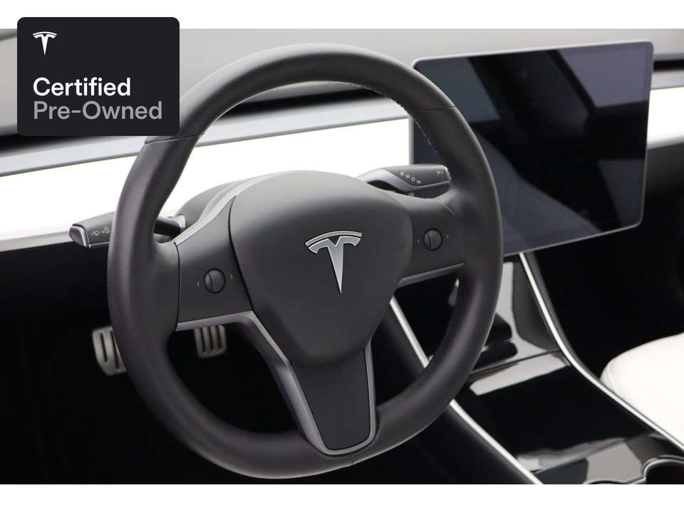 Tesla Model 3 - Imagem 12