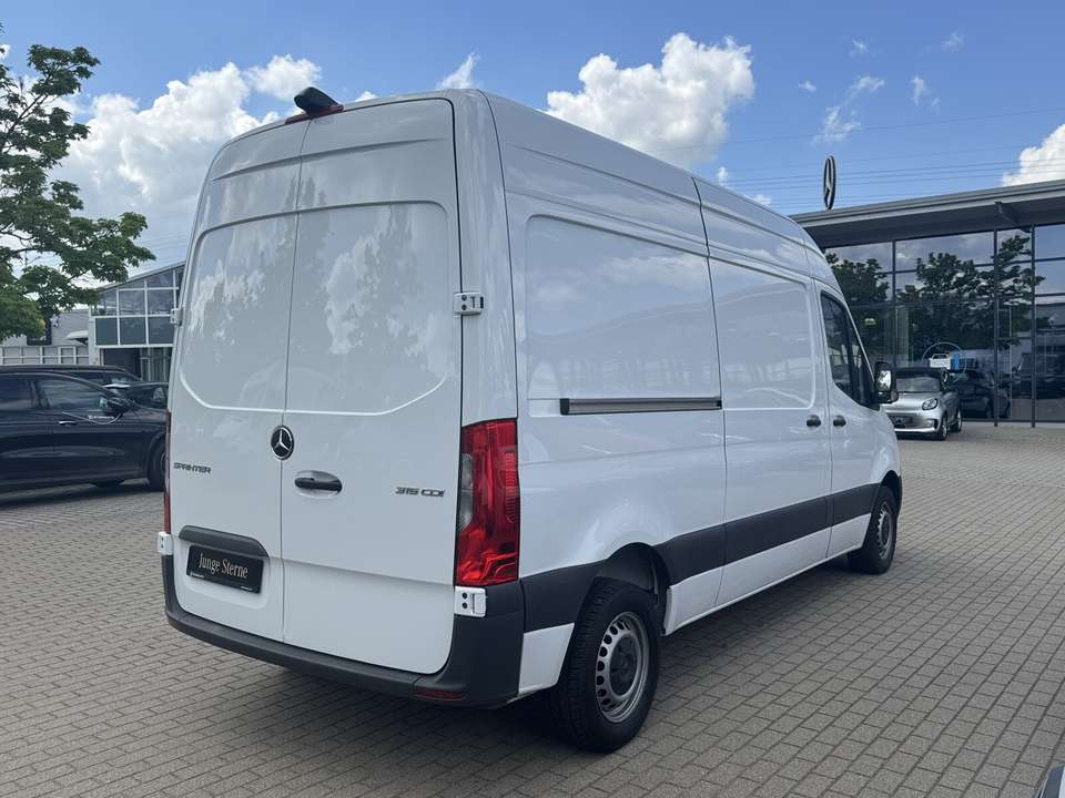 Mercedes-Benz Sprinter - Imagem 4