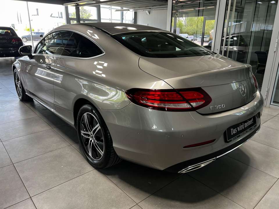 Mercedes-Benz C 300 - Imagem 3