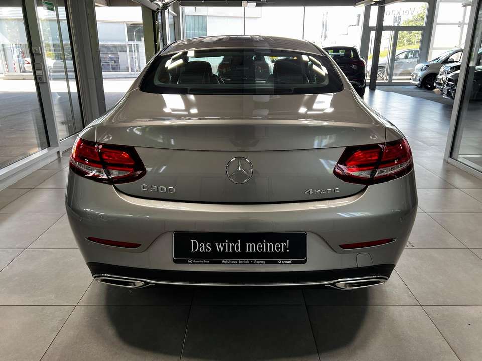 Mercedes-Benz C 300 - Imagem 7