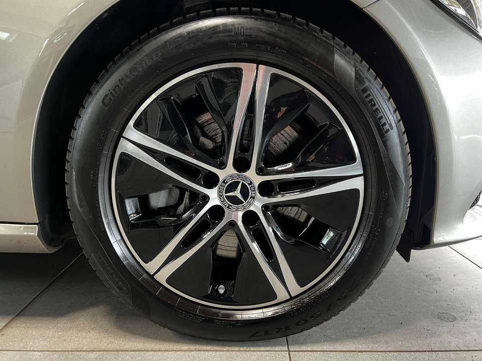 Mercedes-Benz C 300 - Imagem 9