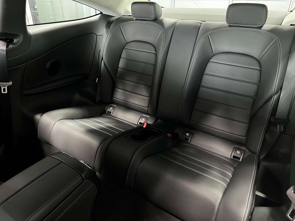 Mercedes-Benz C 300 - Imagem 11