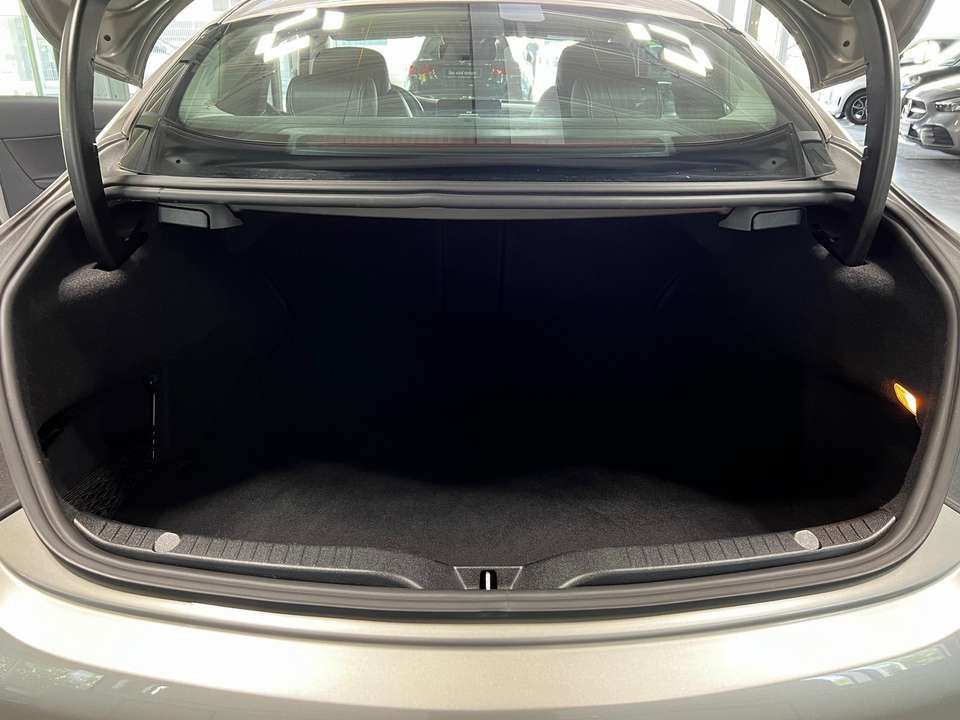 Mercedes-Benz C 300 - Imagem 12