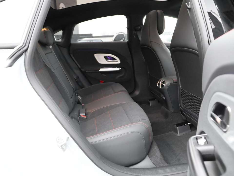 Mercedes-Benz CLA 200 - Imagem 7