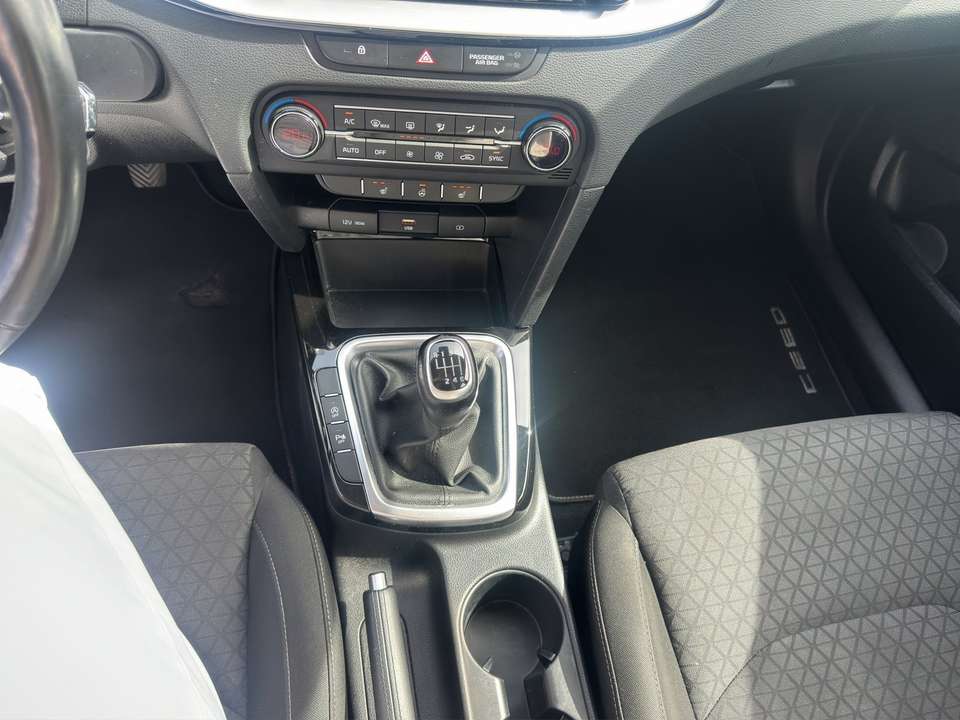 Kia Ceed SW / cee'd SW - Imagem 11