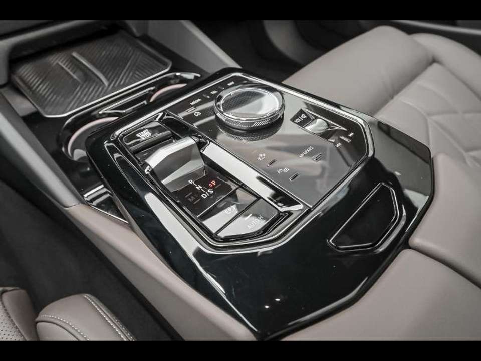 BMW 550 - Imagem 9