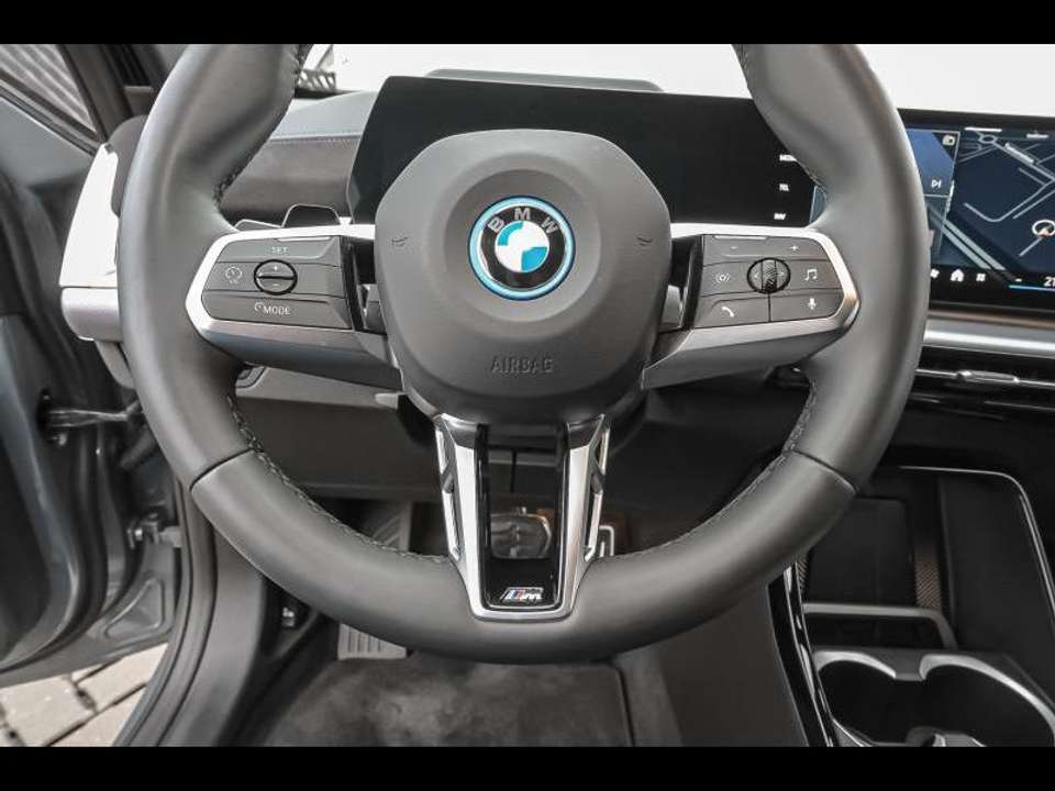 BMW iX2 - Imagem 9