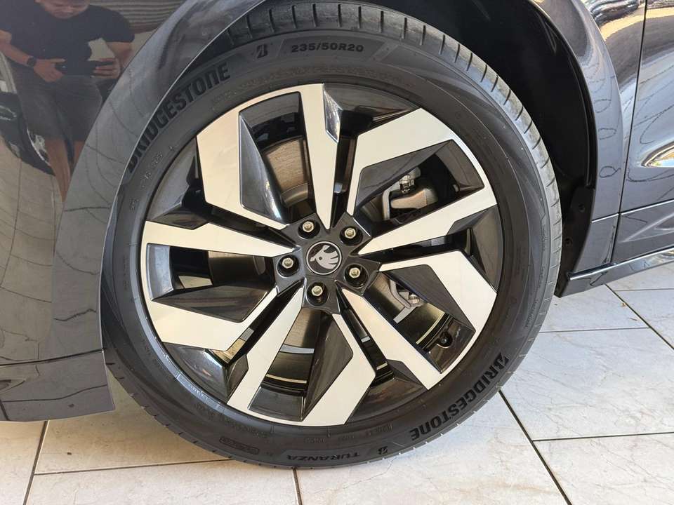Skoda Enyaq - Imagem 4