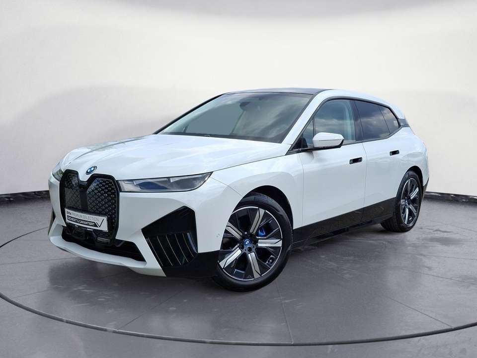 BMW iX - Imagem 1