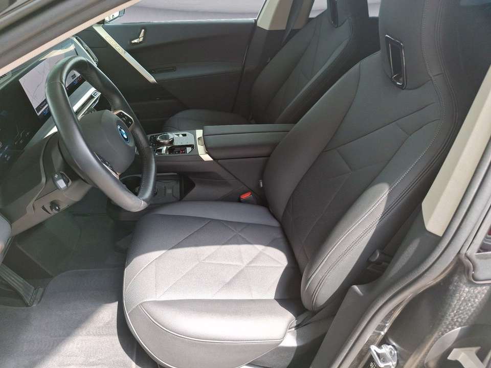 BMW iX - Imagem 8