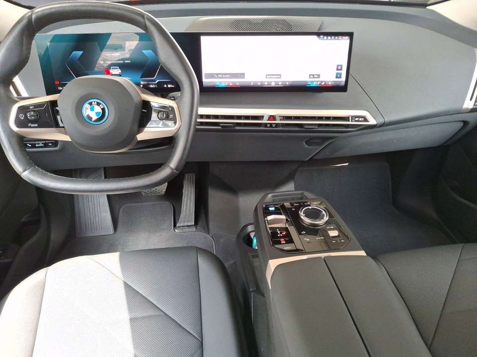 BMW iX - Imagem 11