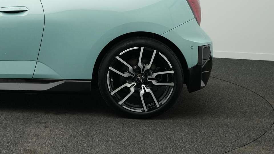 MINI Cooper SE - Imagem 13