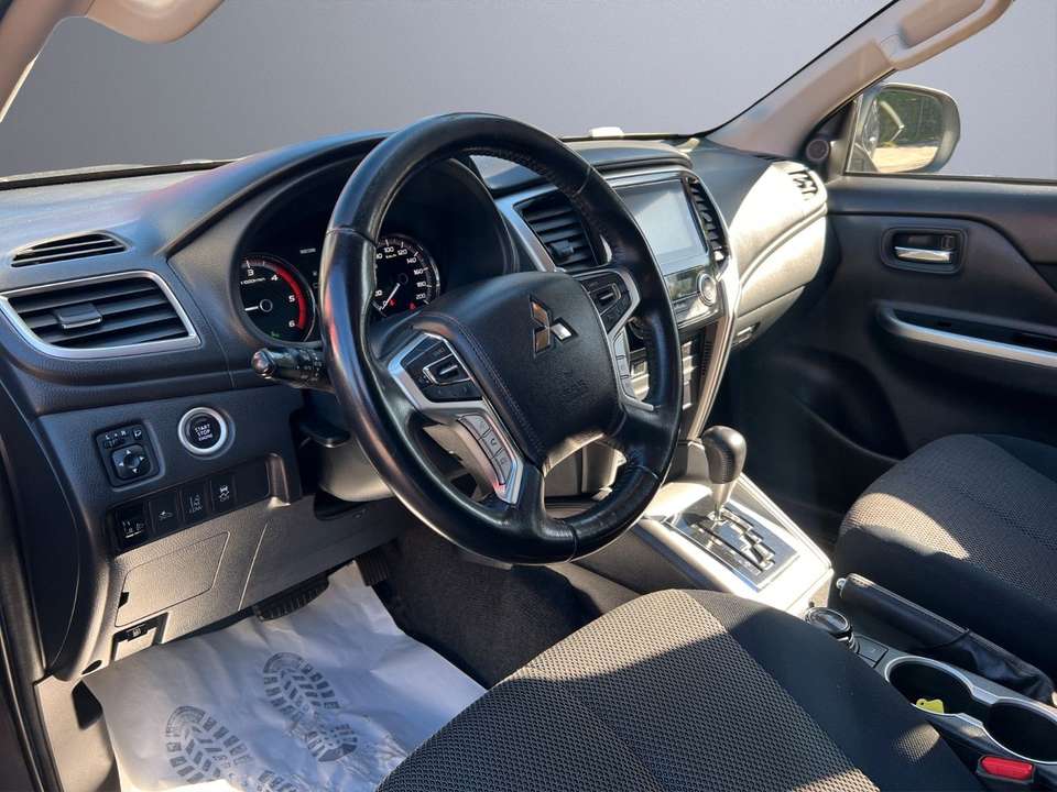 Mitsubishi L200 - Imagem 10
