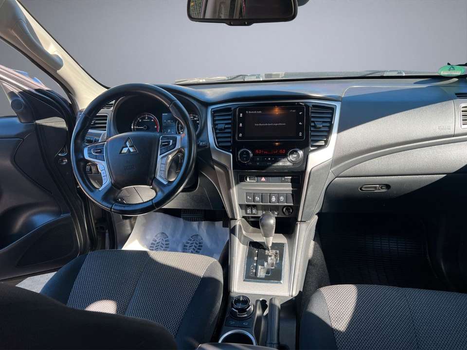 Mitsubishi L200 - Imagem 13