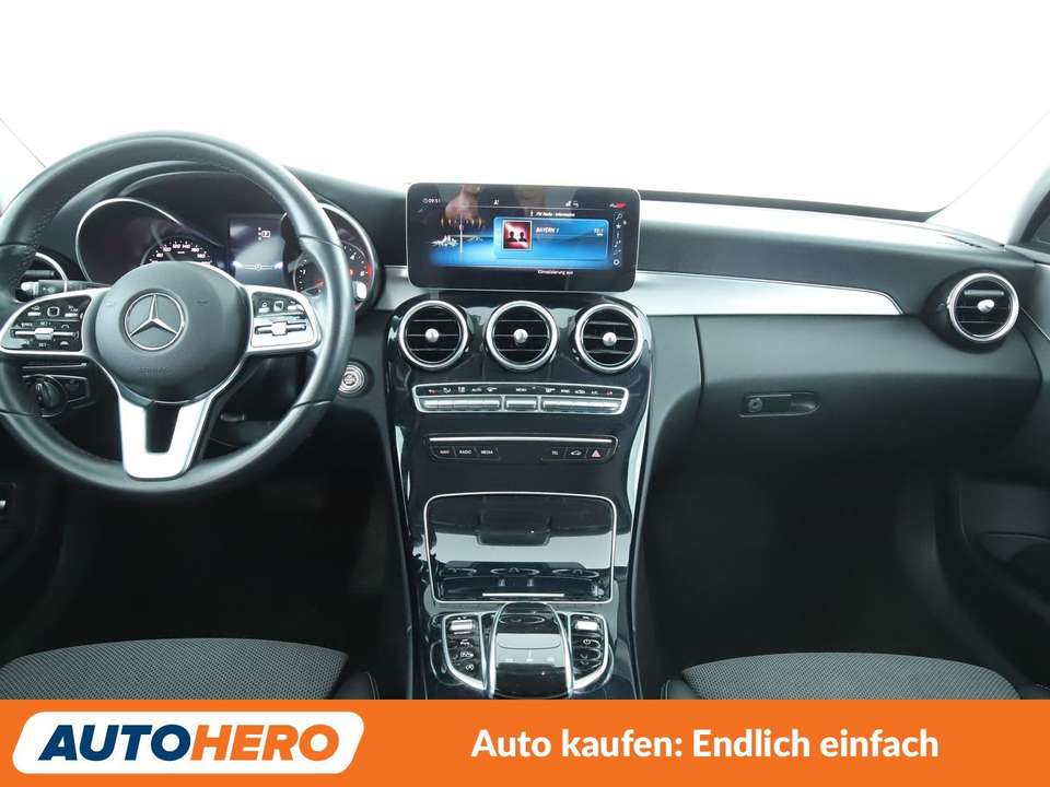 Mercedes-Benz C 220 - Imagem 12