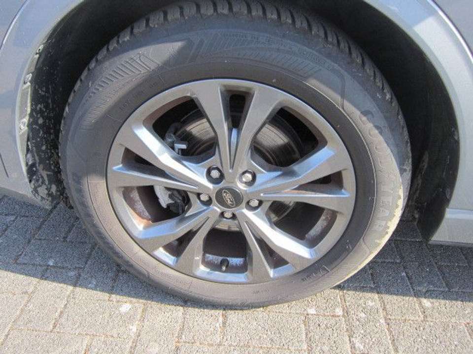 Ford Kuga - Imagem 5