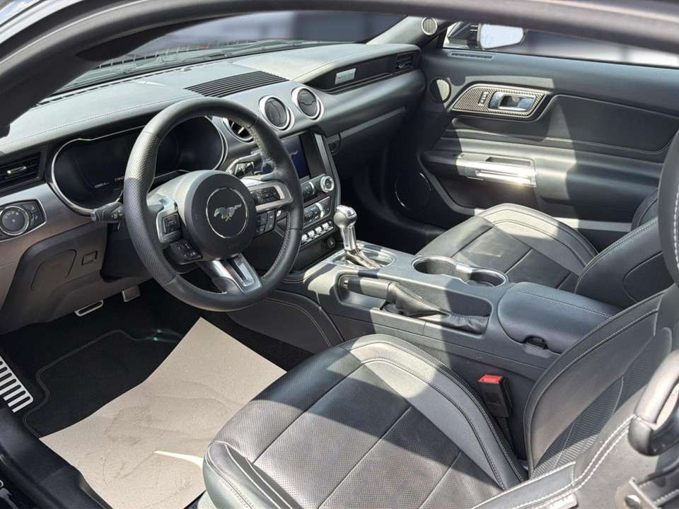 Ford Mustang - Imagem 13