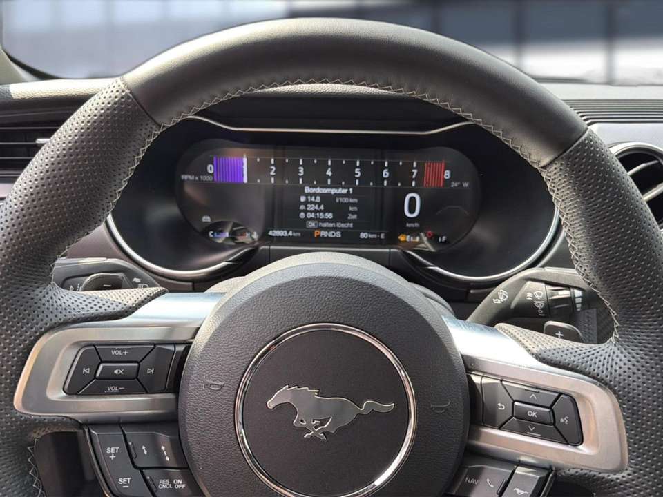 Ford Mustang - Imagem 15