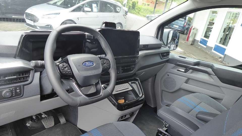 Ford Tourneo Custom - Imagem 9