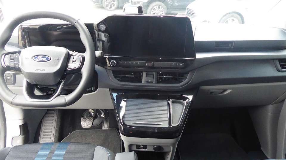 Ford Tourneo Custom - Imagem 10