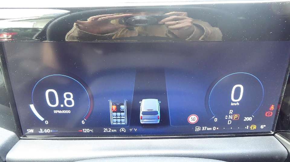 Ford Tourneo Custom - Imagem 11