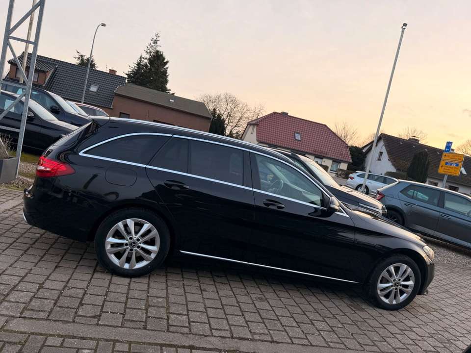 Mercedes-Benz C 220 - Imagem 2