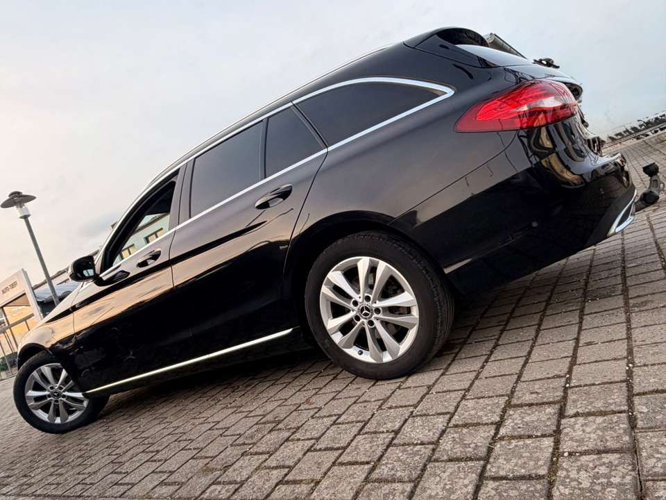 Mercedes-Benz C 220 - Imagem 4