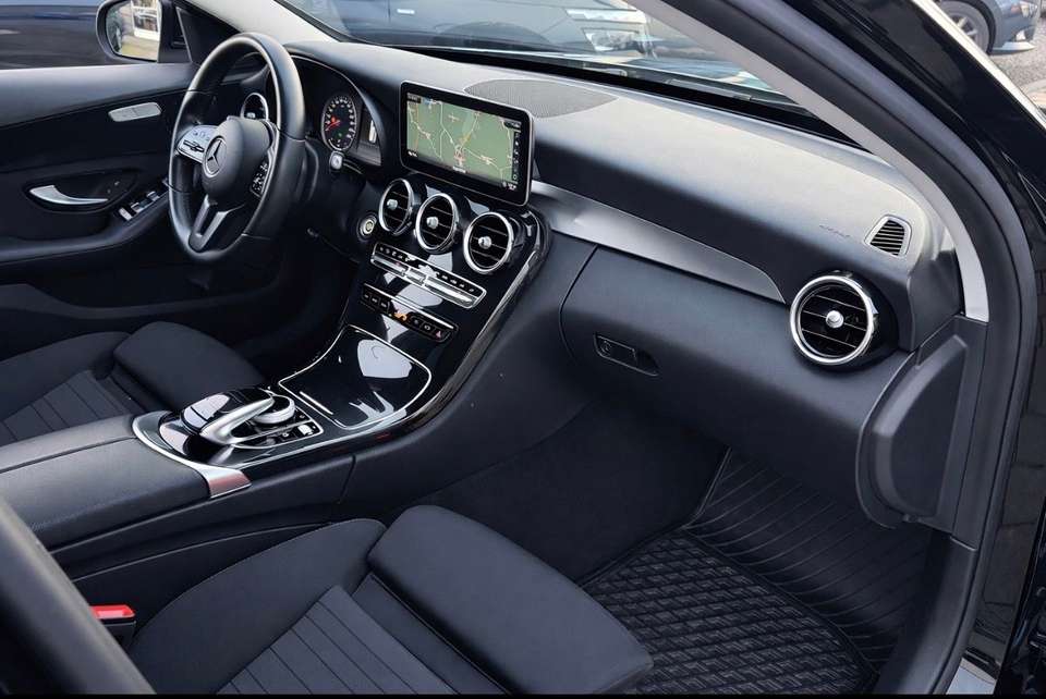 Mercedes-Benz C 220 - Imagem 6