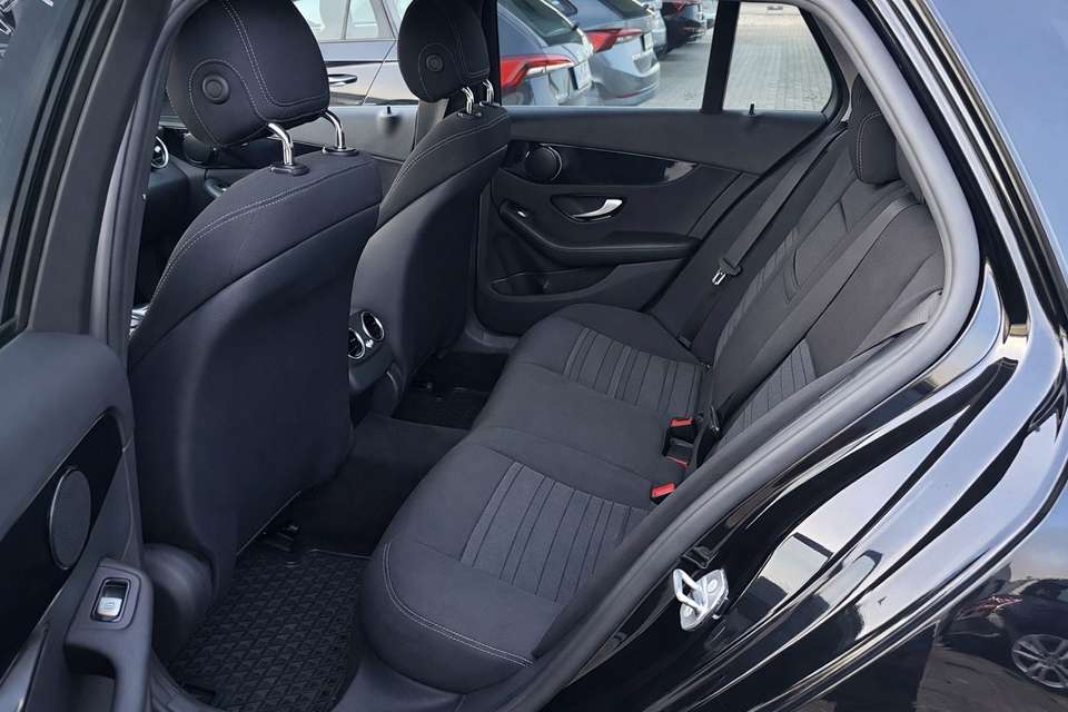 Mercedes-Benz C 220 - Imagem 11