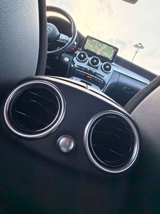 Mercedes-Benz C 220 - Imagem 12