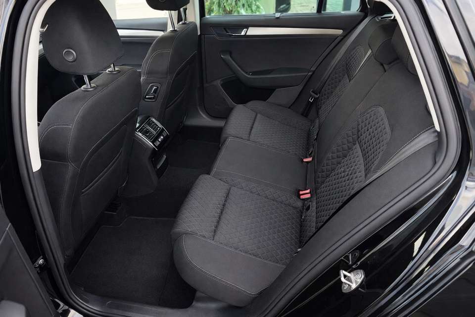 Skoda Superb - Imagem 13