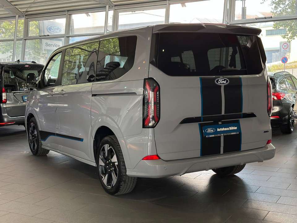 Ford Tourneo Custom - Imagem 2