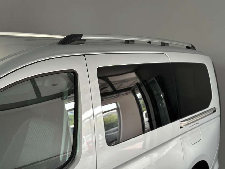 Ford Grand Tourneo - Imagem 11