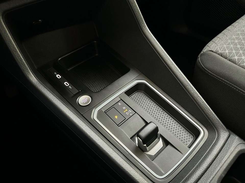 Ford Grand Tourneo - Imagem 12