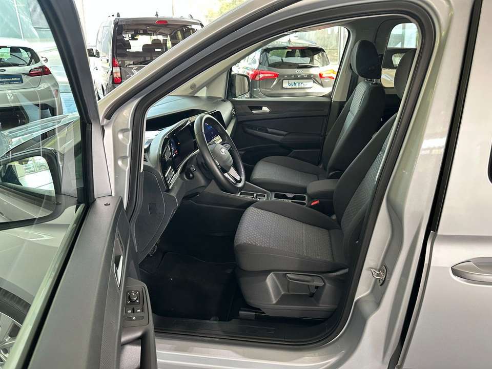 Ford Grand Tourneo - Imagem 13